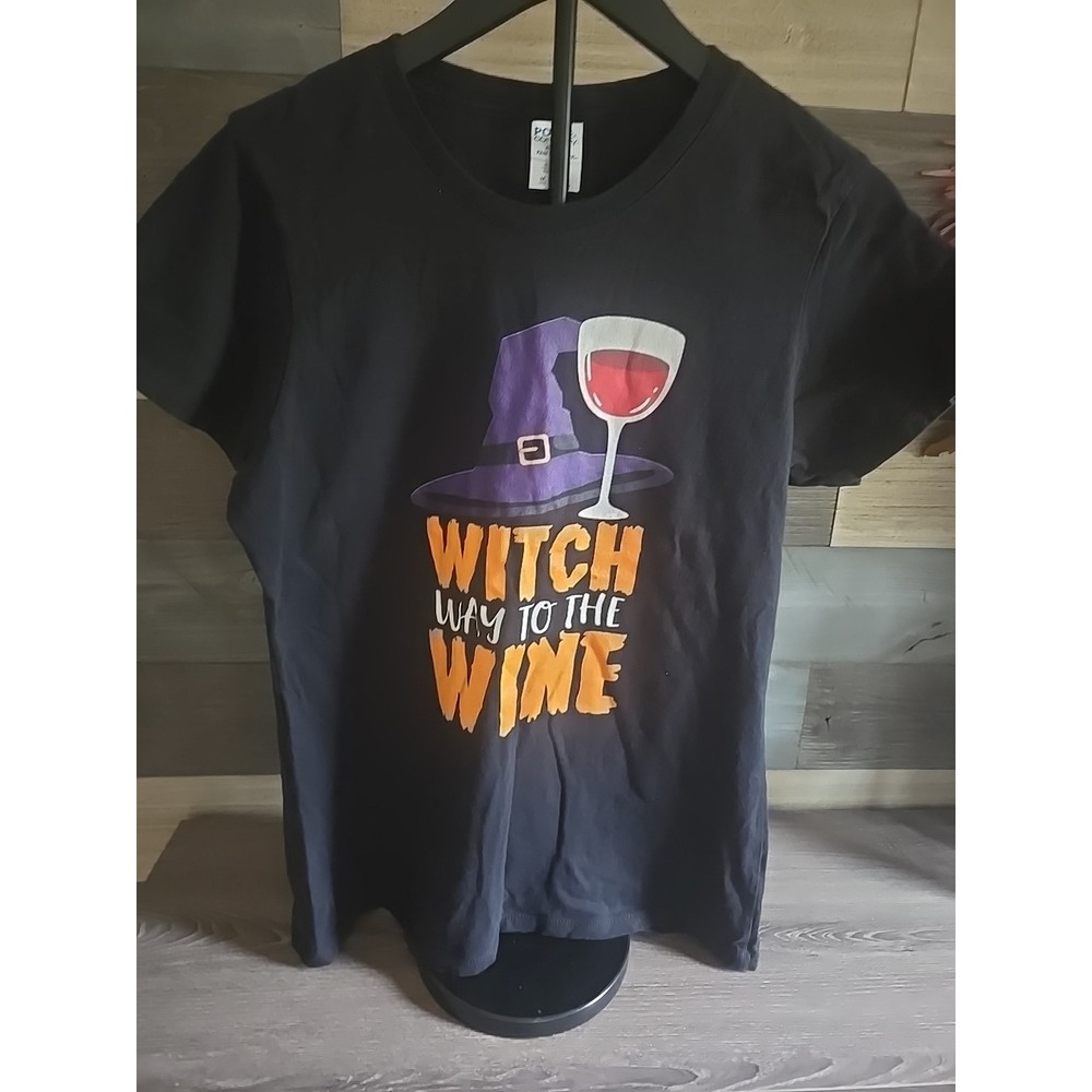 WITCH WAY TO THE WINE WOMANS MED T-SHIRT HALLOWEEN BLACK PREOWNED